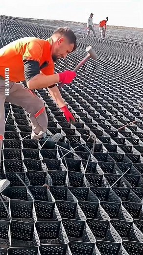 Dubai Builds Ultra Strong Roads Using Geocell Technology ‼️‼️ . #fbreels2025 #reels #india #fbreels #viral #trending #love #funny #shorts #Amazing | HR Mahto