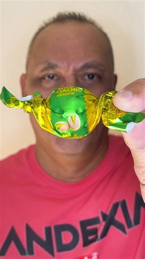 👂ASMR GALERIE CHOCOLATE DUBAI STYLE TRUFFLES WITH KADAYIF & PISTACHIO EATING SOUNDS👂 #asmreatingsounds #asmr #candyasmr #eatingsounds #asmrsounds