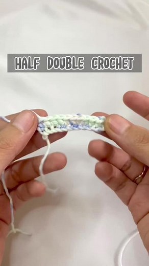 Cara membuat half double crochet (hdc) #crochet #tusukdasarrajut #crochetersoftiktok #crochetbeginner #crochettutorial #rajutpemula #tutorialrajutpemula #rajut #belajarrajut #halfdoublecrochet #hdc