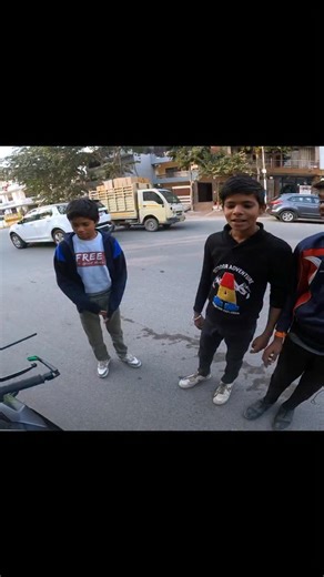 Hk On Wheels on Instagram: "It might look a little like a Z900, but trust me this one will scare the hell out of you. Supercharged madness with insane electronics. 200 BHP and a brutal 137 Nm of torque. Rides like an absolute beast. If you had ₹30 lakhs in hand what would you choose? . . . [Kawasaki , Ninja , H2 . Zh2 , Bmw , S1000rr, H2 review , wheelie , superbike, supercharger ] #kawasaki #wheelie #zh2 #bmw #s1000rr"