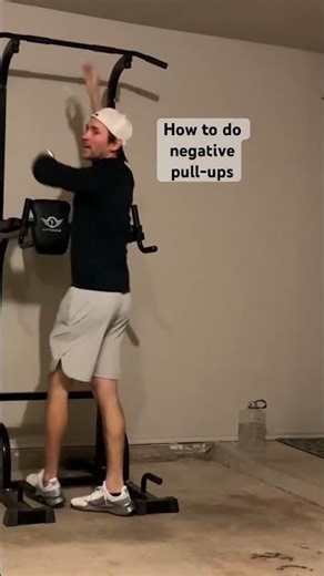 How to properly do negative pull-ups #calisthenics #strength #workout