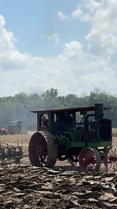 Case Prairie Tractor plowing field at Greenville Illinois tractor show #plowing #case #tractor #tractorlife #tractors #farming #farmlife #farm | Someplace or Another
