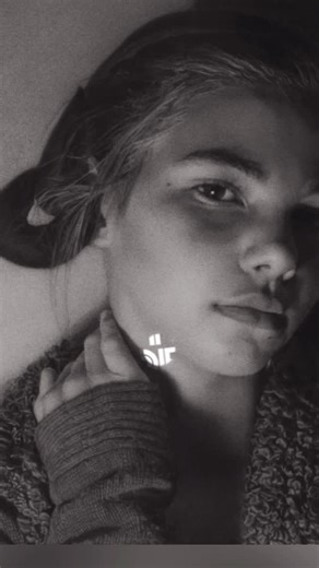 Annie Murphy-Robinson on Instagram: "Glitch fixed! If you tried to order a print yesterday and you received a “unknown shipping address” you may now try again! All prints 50% off! Limited edition, hand tinted prints too! Beautifully printed and shipped from @staticmedium prints! Thank you kindly for your continued patronage….. Happy Thanksgiving! #charcoalsandingtechnique #drawing #charcoaldrawing #contemporaryart #realism #realisticdrawing #portraitdrawing #portrait #handtinted"