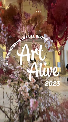 Art Alive is here and the stunning Art Alive 2023 rotunda installation by Natalie Gill is a not-to-be-missed showstopper! 🎉💐✨ Natalie Gill, this year’s featured Art Alive Rotunda Designer, and her team have been hard at work this week to get this breathtaking installation ready for this weekend! With thousands of flowers and hundreds of hours of labor put into this beautiful piece, it is finally ready for you to experience! Discover the wonders to be found in this immersive floral installation