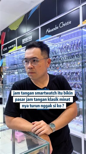 Loyal Watch 1975 on Instagram: "Gimana nih menurut kalian buat yang punya jam tangan klasik atau smartwatch? ————————— Lokasi toko: 📍Royal Plaza Lantai UG E 48/49 dan Lantai LG AC1 09/10 📍BG Junction Lantai LG blok C32 Order Online: 0851 8227 8287 Tania 0813 3752 7358 Intan 0814 5502 2387 Azizah 0822 8201 6888 Nasya 0851 7207 9042 Toko LG 0851 7219 7501 Toko UG 0851 7211 9758 Toko BGJ #jamtanganoriginal #jamtangancowok #qna"