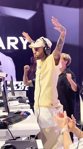 Neymar's Impressive Ball Skills in Rocket League Gaming