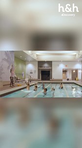 11K views · 84 reactions | A amiga comenta seu medo de cair e as dificuldades de entrar na piscina. As preocupações com o peso no joelho tornam o desafio ainda maior 洛 #NeshaEJazContraOPeso Aproveite o conteúdo da Discovery em streaming na #HBOMax Assine agora: https://bit.ly/MAX-HHBRA | Discovery Home & Health Brasil | Facebook
