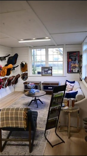 It’s all in the details around the farm ✨ @Jordan Lubow @diana russell @Valerie #openingbellfarms #horsetok #horsefarm