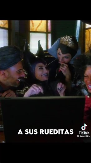 Videos de zombies y descendientes 🇨🇴 (@zombiesydescendientes4) con “sonido original - zombies y descendientes 🇨🇴”