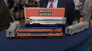 Antiques Roadshow - Appraisal: Lionel New Jersey Central Train Set, ca. 1955 - Twin Cities PBS