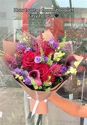 Easy way to wrap flower tutorial 🌹 Red,black and purple flower bouquet 💐 Black bouquet 🖤 Simple and quick wrapping technique✨ 3 sheets of brown paper 📄 Fresh real flowers 💜 #tutoriel #wrapping #diy #flower #fyp