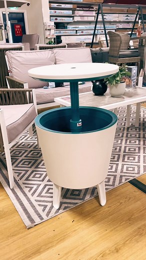 A 2-in-1 XL Cool Box & Table combo… How COOL 😍❄️ and just perfect for the garden this summer ☀️ 🔎040412 - Keter Cool Bar #bar #cool #summer #table #garden #gardeninspo #therange