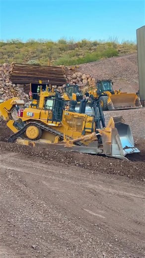 Exploring the CAT D11 Dozer: The Heavy Equipment Marvel