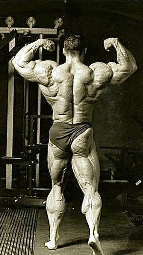 Dorian Yates on Instagram: "First exercise in for back, Nautilus pullovers! A couple of warm up sets just to get the lats warm and to build up that mind-muscle connection. I took a minute or two to fully prepare myself for this torture device, pacing around the gym and amping myself up with a few words. I did often use smelling salts to give me a jolt of adrenaline and I was ready to go, I saved these for big lifts only though and used them sparingly. 500lbs loaded up and in I went, driving each