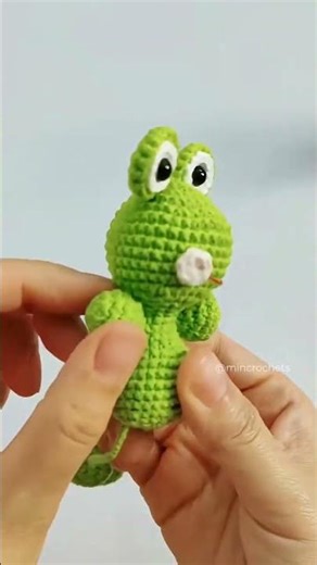 This crochet frog is the cutest little project ever 🐸🧶
