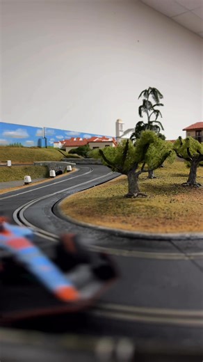 The Williams FW45 Gulf Edition, as driven by Alex Albon, takes on the Scalextric test track in style. Even better? It’s part of our F1 Sale. Get yours here for a limited special price 👉 https://bit.ly/3GQSp5v | Scalextric