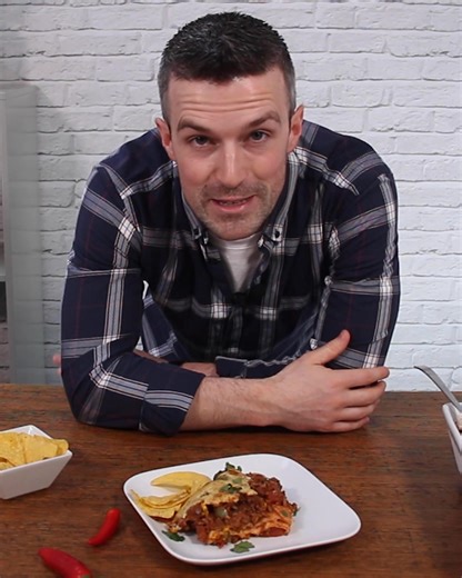 🤩 This recipe for Mexican lasagne is utterly delicious and according to people who have made it, is one of my most popular recipes of all time. ⭐️ Get the full recipe and all the nutrition info (calories, protein, carbs and fat) inside this FREE high protein recipes ebook: https://foodforfitness.co.uk/10hhpr ⭐️ The reason for this is that it’s so easy to make, it doesn’t take long to cook, the ingredients are easy to find and there’s a very high chance the whole family will smash it and clear t