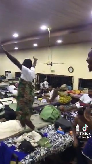 No dull moment at the male hostel in NYSC orientation camp😆