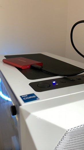 三星T7移动硬盘插USB3.0不识别，只能识别2.0解决方法也是折腾了好久，结果翻转一下c口就好了希望能不能帮到大家有没有帮到大家？