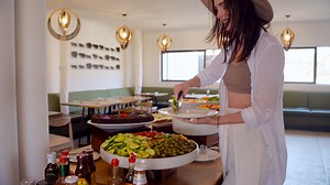 ADVENTURE IS CALLING! 🦁🐾 Book your Cape Town safari & spa getaway at Aquila to escape the city life for the day or stay a few nights. Take a scenic drive, less than 2 hours from the Mother City to experience our Private Game Reserve where wildlife, adventure, relaxation and luxury harmonises. ⭐️ Guided game drives and safaris. ⭐️ Welcome drinks. ⭐️ Infinity pool & wet bar. ⭐️ Tranquila spa treatments. ⭐️ Children’s outdoor entertainment area. ⭐️ More incredible facilities & activities! Click o