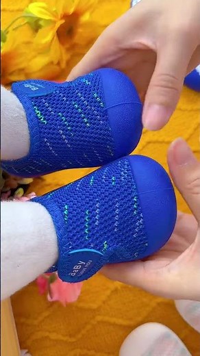 The soft soles are suitable for babies who are learning to crawl and walk. #babyshoes #babyproducts
