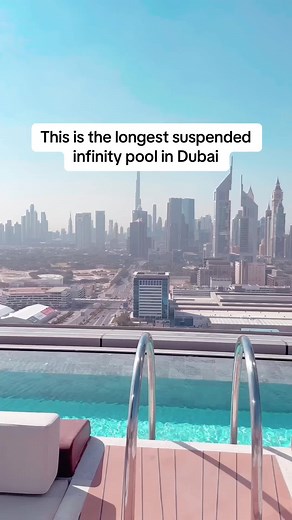 The UAE’s longest suspended infinity pool is now open to the public. It can be found at Tapasake at The Link, 100 metres up in the sky. This new spot offers a pool club and a restaurant experience. You can expect South American cuisine with a Japanese twist, swim-up bars, sunken pods and a chance to level up your Instagram feed. Where: One&Only One Za’abeel. #infinitypools #dubai #fyp #foryoupage #uae #swim #poolclub