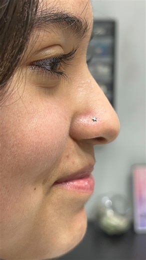 👃✨ Ready for a new look? Visit Master Pierce for a quick and easy nose piercing experience! Choose your jewelry, fill out paperwork, and before you know it, you’ll be stepping into the piercing room. Breathe in, breathe out, and voilà – a brand new piercing! Enjoy your fresh look! Piercer: @piercedbyawizzerd Jewelry: @neometaljewelry #wellington #safepiercings #palmbeach #bestpiercingshop #MasterPierce #NosePiercing #booknow #pierced #beunique #southflorida #nostrilpiercings #piercerlove #mostc