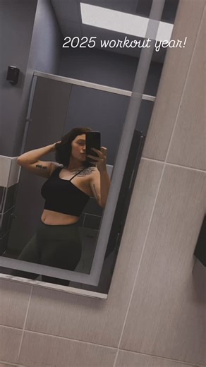 This workout year showed me dedication and determination. I see the progress not just physically, but mentally and spiritually. I’ve been through so much this year… it started with pure happiness, then heartbreak, loss of loved ones, and battles I never expected. But 2026 will be my year and my babies’ year. Whether you’re in my circle or not, I will still glow. ✨ I will smile always, love hard, and know my worth— because I deserve more than ever being thrown aside again. Stronger. Wiser. Unbrea
