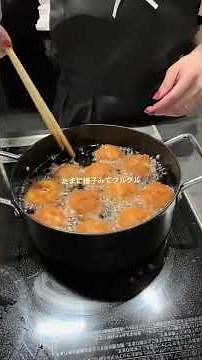 材料4つで簡単サーターアンダーギー🥴#おいしい #cooking #レシピ #簡単レシピ #簡単料理 #簡単スイーツ #スイーツレシピ #料理 #料理動画 #お菓子#お菓子作り #お菓子レシピ