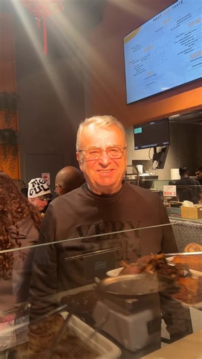 Chef Orlando Zaharia on Instagram: "Trei generatii ❤️ Foarte mandru sunt de toata familia mea, ii iubesc de nu mai pot!"