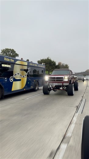 Aaron on Instagram: "Nothing like hitting 55 down the freeway 🚂🚂 - - - #dodge #firstgen #w250 #kg1 #furyoffroadtires #fassfuelsystems #farfromstockstore #foxshocks #builtnotbought #lifted #diesel #trucksoﬁnstagram #cencaltrucks #12valve #streettractor #oldschool #firstgencummins #liftedtrucks #dieseltrucks #reels #roller #daily #insta"