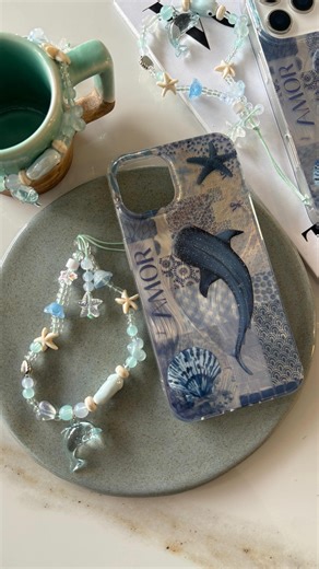 ‎قاب گوشی|کاورایرپاد|بنداپلواچِ یارا‎ on Instagram‎: "قاب براش نهنگ AMORE🐋🪼 🩵چاپ عالی بدون تغییر رنگ 🐋قابل سفارش با آویز و بدون آویز 🩵طرح ترند و خاص امسال 🐋پوشش کامل و دوررتا دور 🩵بسیار نازک و خوش دست Samsung 🩵A50 🩵A12 🩵A13 🩵A32 4G 🩵A52 🩵A54 🩵A15 🩵A55 🩵A16 🩵A26 🩵A36 🩵A56 🩵A06 🩵A07 🩵A17 🩵S21 FE 🩵S23 FE 🩵S24 FE 🩵S25 FE 🩵S23 ULTRA 🩵S24 ULTRA 🩵S25 ULTRA Mi 🩵NOTE 13 4G 🩵NOTE 13 PRO 4G 🩵NOTE 14 4G 🩵NOTE 14 PRO 4G 🩵X7 PRO 🩵REDMI 14C 🩵REDMI 15 🩵REDMI 15c iPhone 🩵IP 