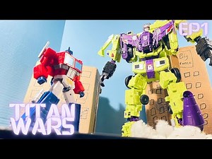 BATTLE OF GIANTS | Optimus Prime vs Devastator | TRANSFORMERS: Titan Wars EP1
