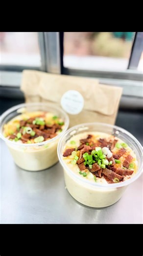 From chopping potatoes to getting the roux ready… Loaded Potato Soup is on the menu this week 😋 No powdered soup mix here 💅🏼