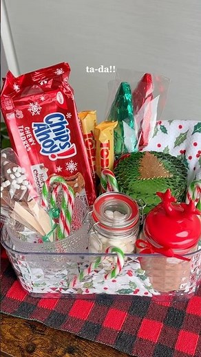 Last minute gift idea! Make a cozy hot chocolate themed gift basket ☕️🤍