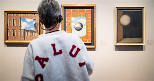 Nieuwe Magritte-expo in KMSKA in Antwerpen gebaseerd op lezing die hij er zelf ooit gaf: “Zijn meest persoonlijke overzichtstentoonstelling”