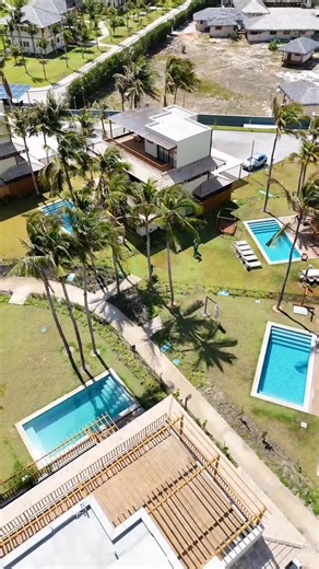 3 revestimentos de piscina mais vendidos 🩵💙 Na iGUi, as piscinas pré-fabricadas com revestimento em cerâmica trazem diversas tecnologias que aumentam a beleza, praticidade e segurança. Conheça nossos modelos em igui.com #piscina #igui #casacompiscina #arquitetura | iGUi