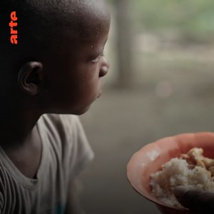 20K views · 14 reactions | Mit den Friedensverhandlungen will der kolumbianische Staat auch den Koka-Anbau ausrotten. Er schickt Soldaten und Flugzeuge mit Glyphosat in die Dschungelregionen. Doch anstatt die Macht der Kartelle zu brechen, greifen sie Bauern und Felder an. Reportage ⤵️ https://arte.app.link/ARTEReportage | ARTE Info | Facebook