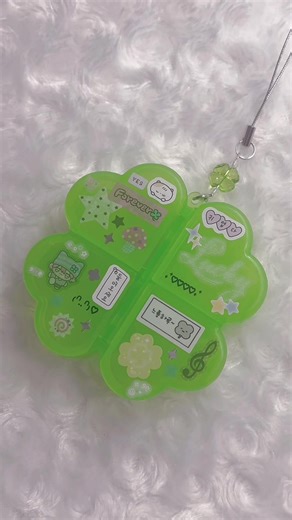 セリアで見つけたクローバーケース🍀 SHEINにあるやつみたい🤭 #セリア #seria #購入品紹介 #クローバー #ケースデコ | セリア クローバー