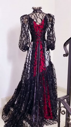 DIY Alice in Wonderland Queen of Hearts Red Dress Tutorial