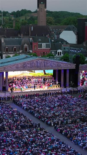 484K views · 14K reactions | Feel the earth-shaking power of Pini di Roma played by 400 brass players!  Taken from André's new DVD Power of Love — Order yours now: www.andrerieu.com/power-of-love-dvd | André Rieu | Facebook