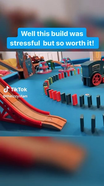 The creative juices are flowing once again! Decided to take it up a notch with this build. Check out the full build on The Izzy’s! #dominos #trackbuild #familyfun #theizzys #izzystoytime
