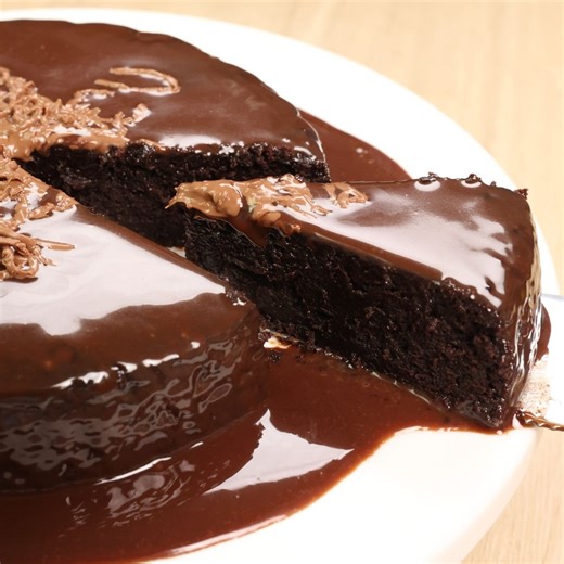 Chocolate Cake Recipe - NO BAKE Ingredients: Chocolate Cake: 1 Cup All Purpose flour 1/2 Cup Cocoa Powder 1 Can Condensed Milk 1 Tablespoon Baking Powder 3/4 Cup Milk 1/4 Cup Vegetable oil 1/2 teaspoon Lemon Juice 1 teaspoon Vanilla Chocolate Ganache: 3/4 Cup Fresh Milk 2 Tablespoon Corn Syrup 180 grams Chocolate Easy Melt | FriendCheap Menu