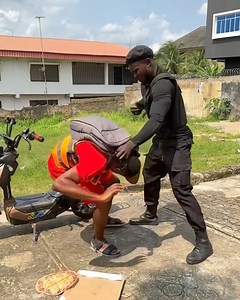 De F ke Pizza | Street Scene TV