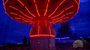 We followed some of our guests around while they tried out FunZone, TekZone, and GolfZone. If you haven't been here for a while, check this video out to see what you've been missing! ----- Nous avons suivis certains de nos visiteurs pendant leur visite à FunZone, TekZone et GolfZone. Si vous avez visité il y a longtemps, jettez un coup d'oeil à ce vidéo pour vous rattrapez! | Magic Mountain