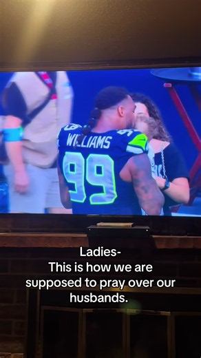 She didn’t care who was around or was watching, she prayed over her husband before his game. We should be willing and ready to pray over our husbands anywhere and at anytime. #LeonardWilliams #kingdommarriage #NFL #prayingwife #prayer