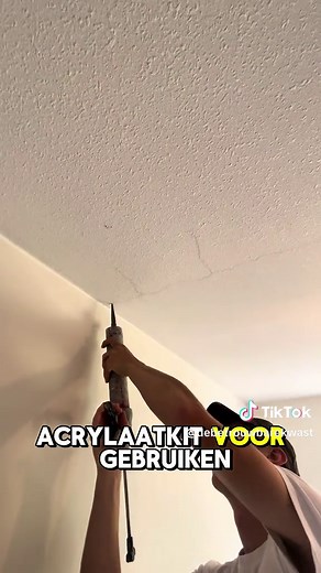 Scheuren repareren in spackplafond - stap voor stap gids