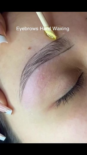 Eyebrows Hard Waxing Procedure Explained