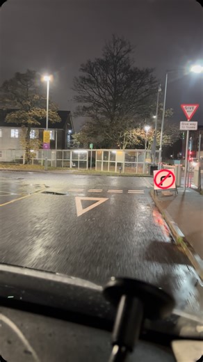 Early morning airport run | A & D Minibus Hire