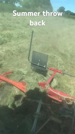 Fendt 312 hay tedding